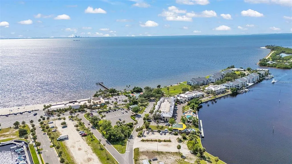Building Photo - 549 Bahia Beach Blvd