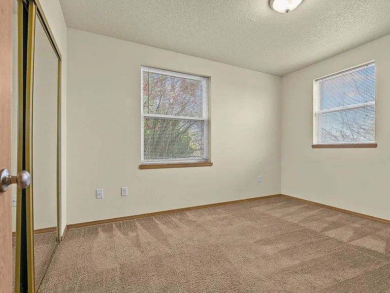 4832-4924 NE Lombard St — Photo 12