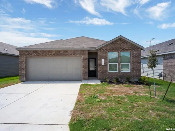 1336 Apron Trl, New Braunfels, TX 78130