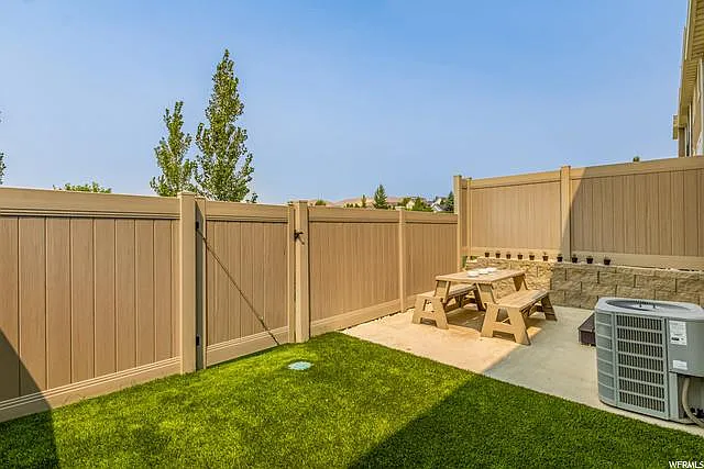 4145 N Cresthaven Ln — Photo 14