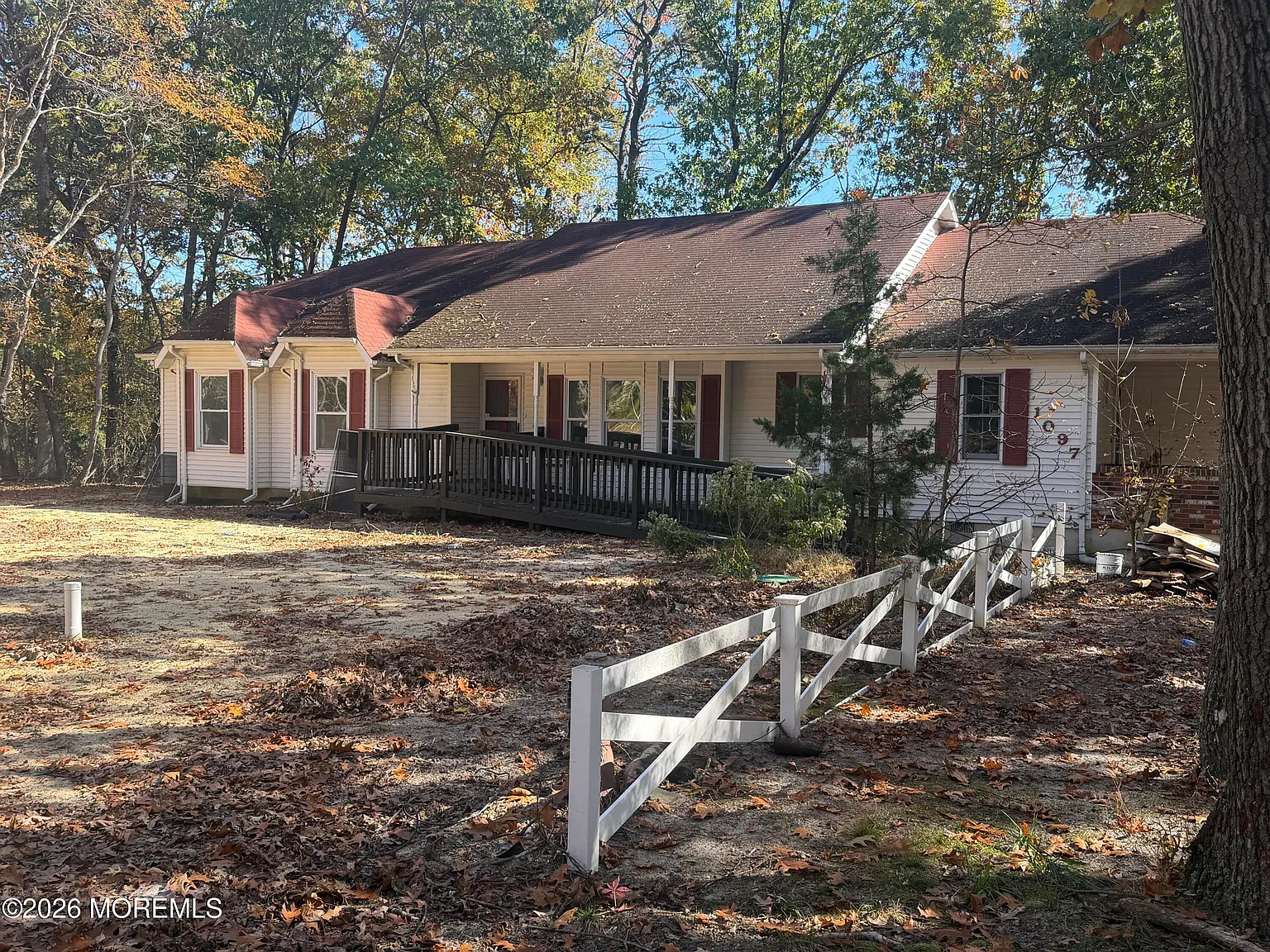 3 bed, 2.5 bath, 1922 sqft, $5,500 — Photo 2