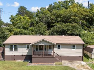 31 Raleigh Ln, Hot Springs, NC 28743