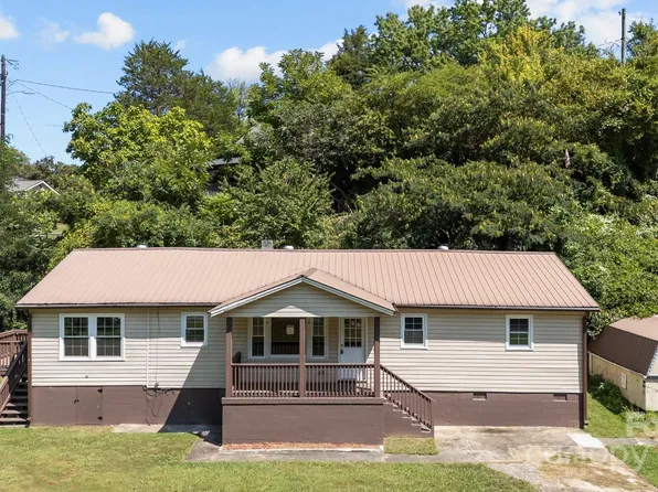 31 Raleigh Ln, Hot Springs, NC 28743
