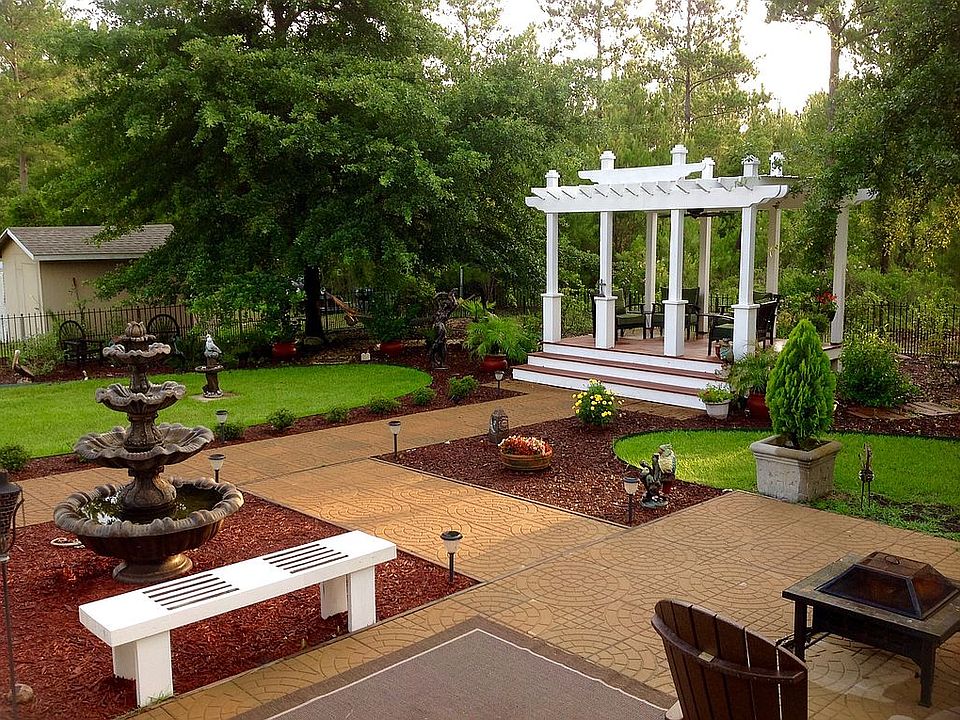 Relaxing backyard!
