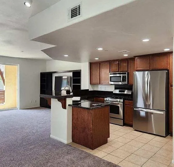 956 Tarragon Ln — Photo 2