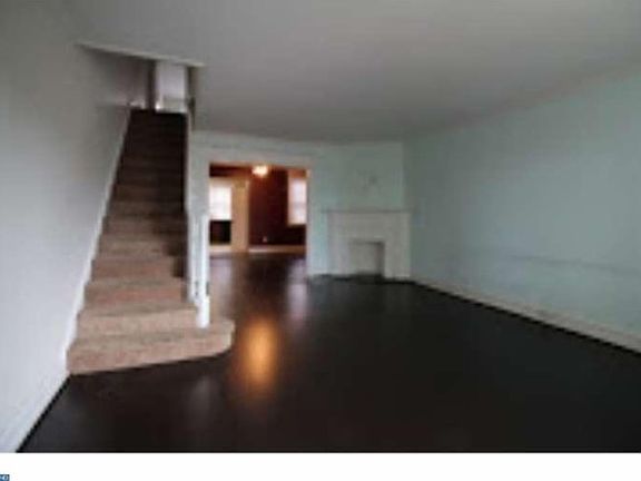 3rd image of 2118 N Hobart St