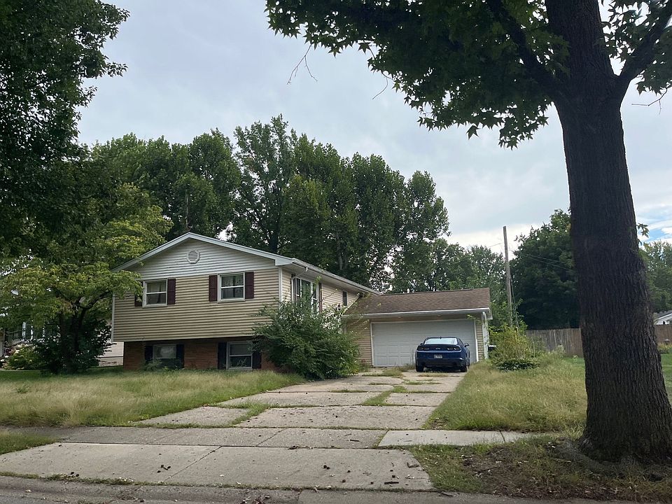 1st image of 111 Collier Dr