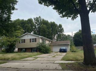 111 Collier Dr, Springfield, IL 62704
