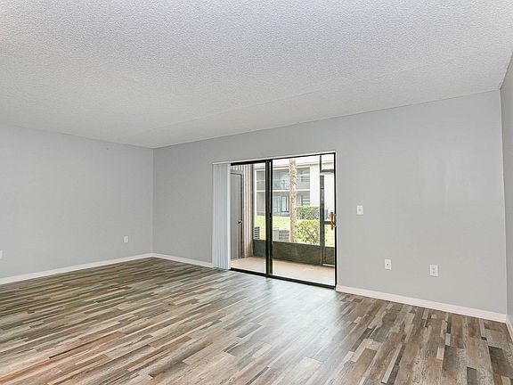 3rd image of 1076 Mollie Ln