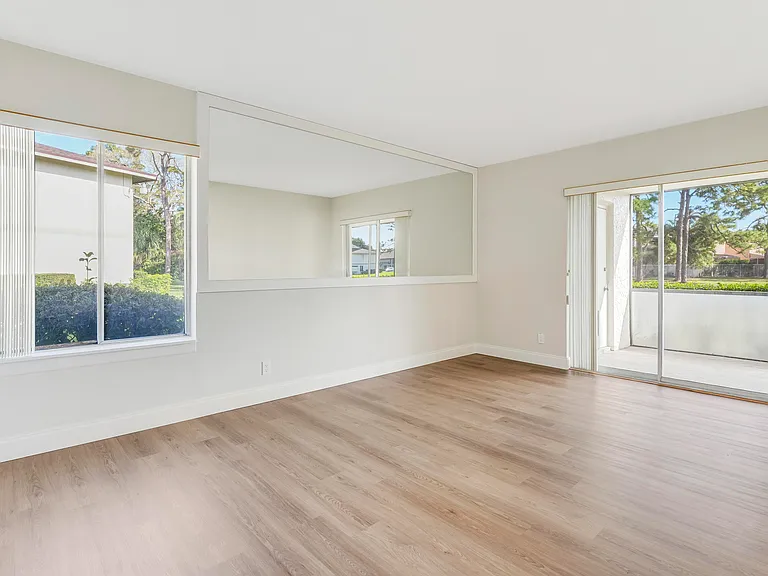 6489 Chasewood Dr #D — Photo 13