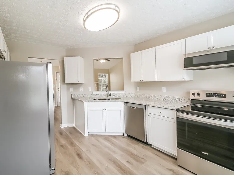 7460 Royale Ct — Photo 9