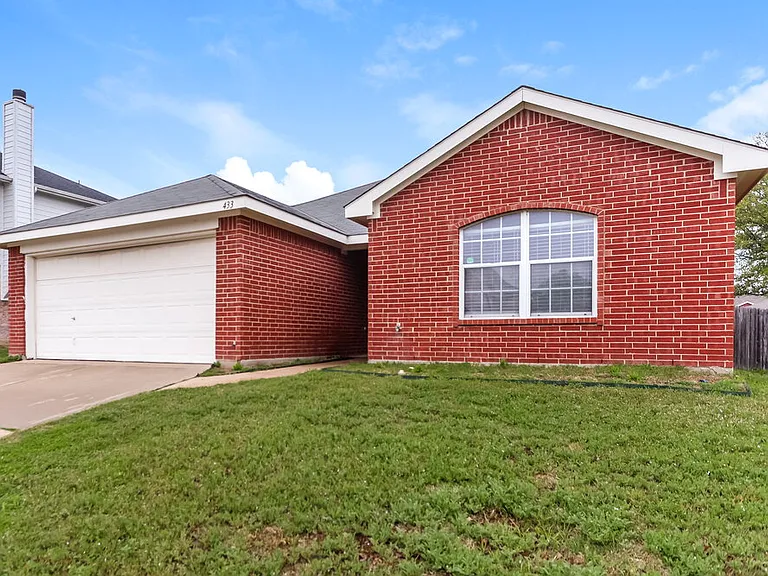 433 Heritage Dr — Photo 3