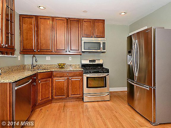 5th image of 19A E Windsor Ave