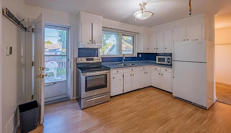 Winnipeg Apartment for rent - 3 Bedrooms — photo 3