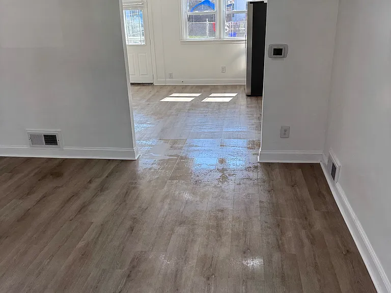 1030 Bryan St — Photo 9
