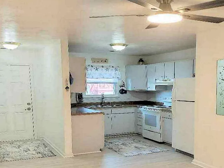 500 Barberton Dr — Photo 11