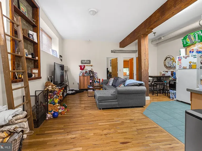 200 Krams Ave #21 — Photo 8