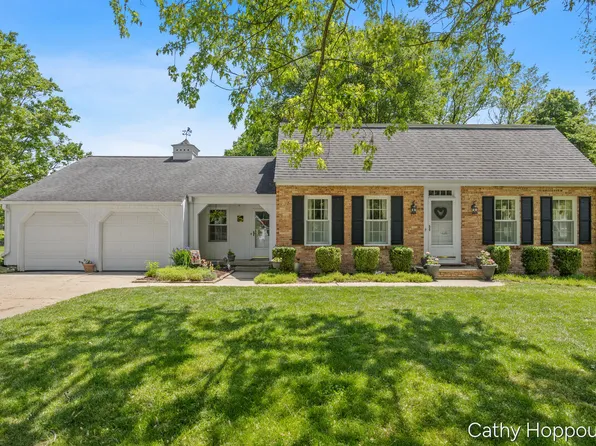 752 Ridgewood Dr, Ionia, MI 48846