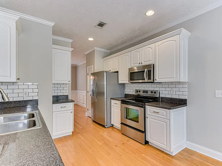 4116 Chastain Dr — Photo 14