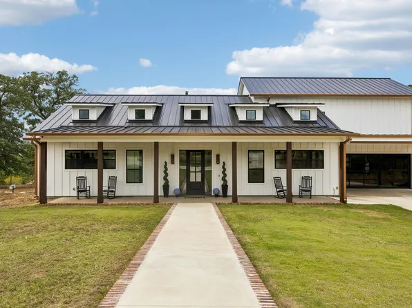 143 W Tanglebriar Ct, Bastrop, TX 78602