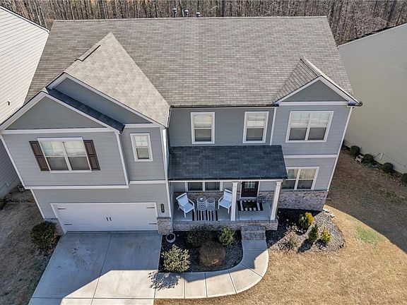 4th image of 106 Creekside Bluff Way