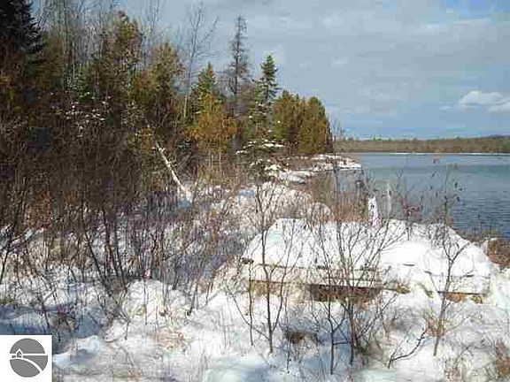 2nd image of Clam Lake Rd