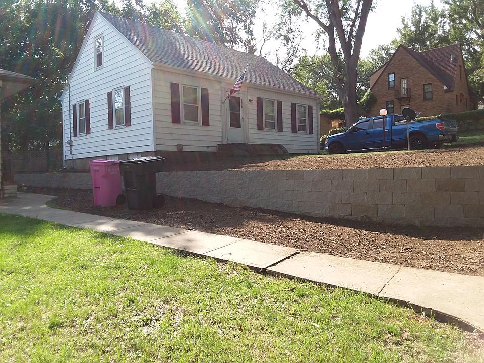 2nd image of 2020 Kennedy Dr
