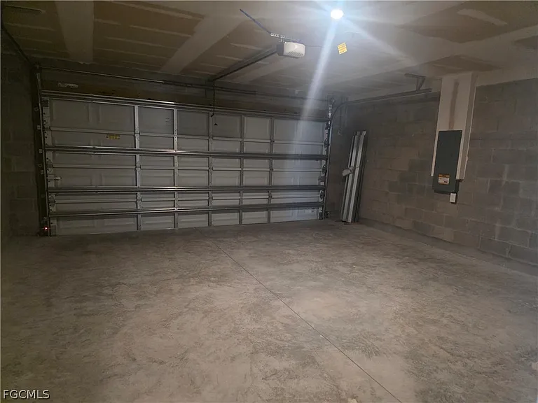 878 Friendship Cir — Photo 9