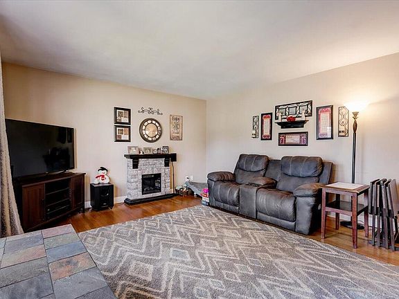 5th image of 232 S Greenfield Ave