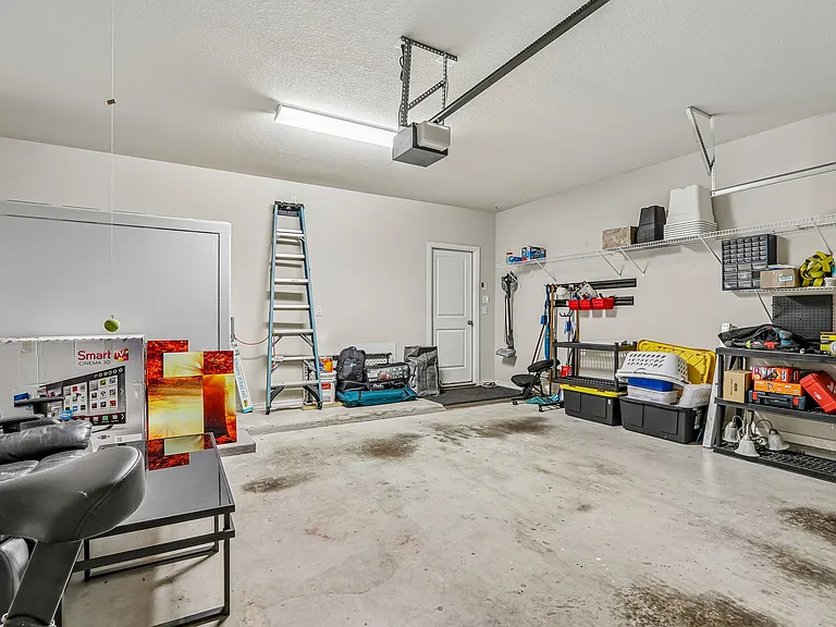 1828 Houghton Dr — Photo 23