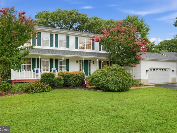 430 Overlook Dr, Lusby, MD 20657