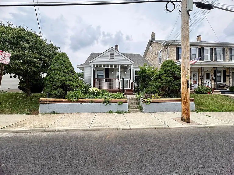 423 W Penn St — Photo 34