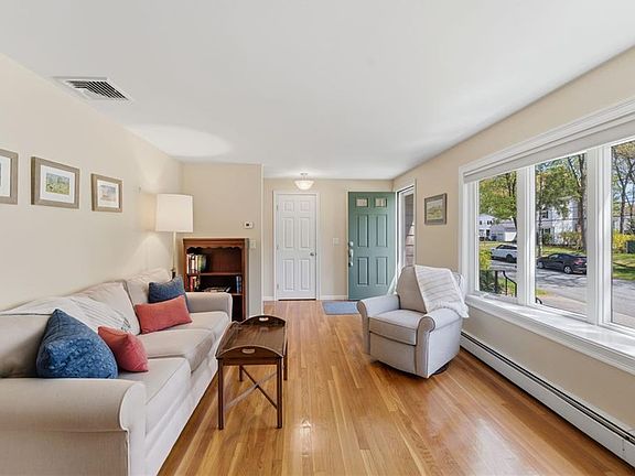 4th image of 99 Terrace Dr