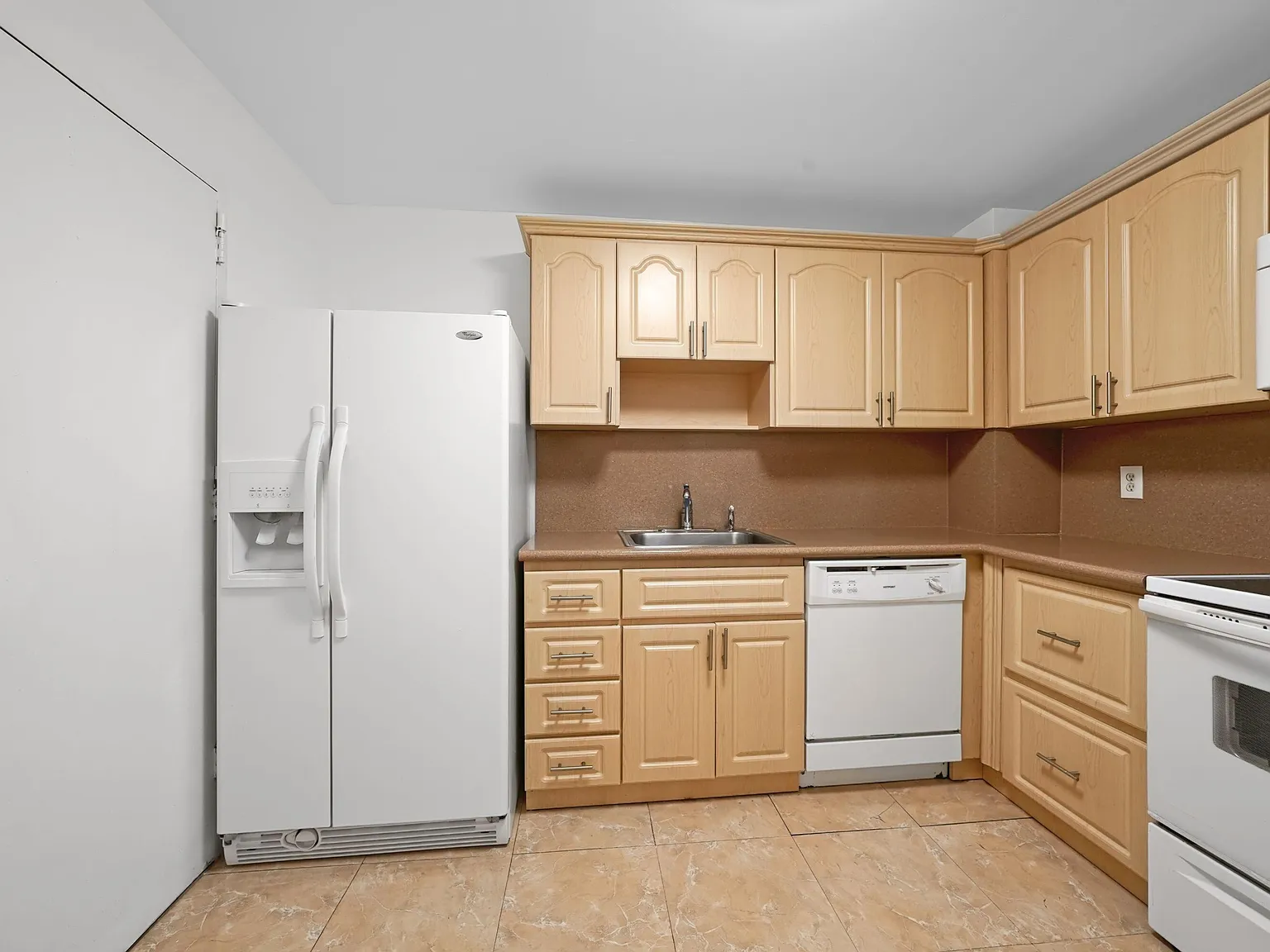Ocean View Towers — Photo 4