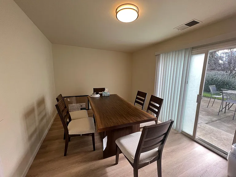 1302 Drexel Dr — Photo 11