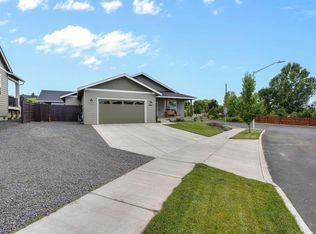 4660 SW Salmon Ave, Redmond, OR 97756