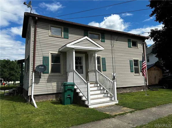 27 Chestnut Ave N, Dansville, NY 14437