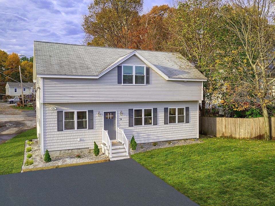 Driveway w/parking for 3 car