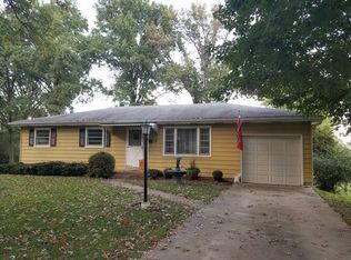 8 Carrow Ct, Saint Louis, MO 63123