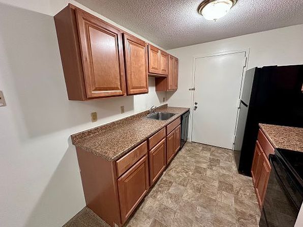 6 Village Rock Ln APT 17