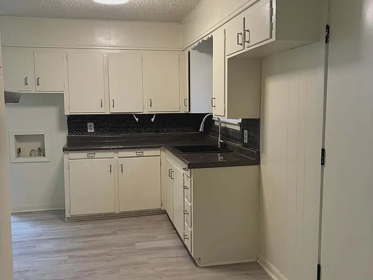 629 Rainbow Dr — Photo 10