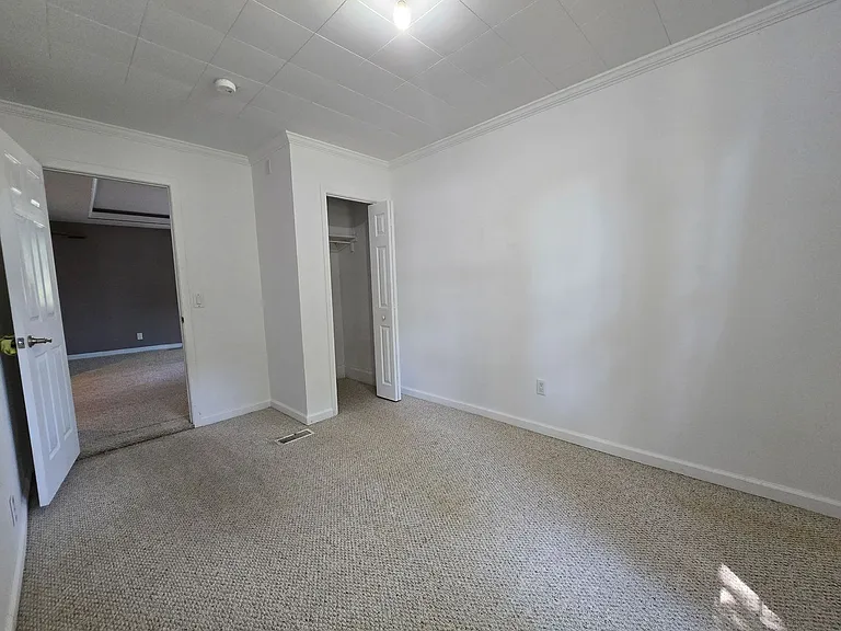 19010 Commercial St — Photo 4