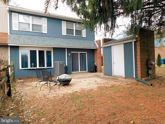 2nd image of 107 Argyll Ct