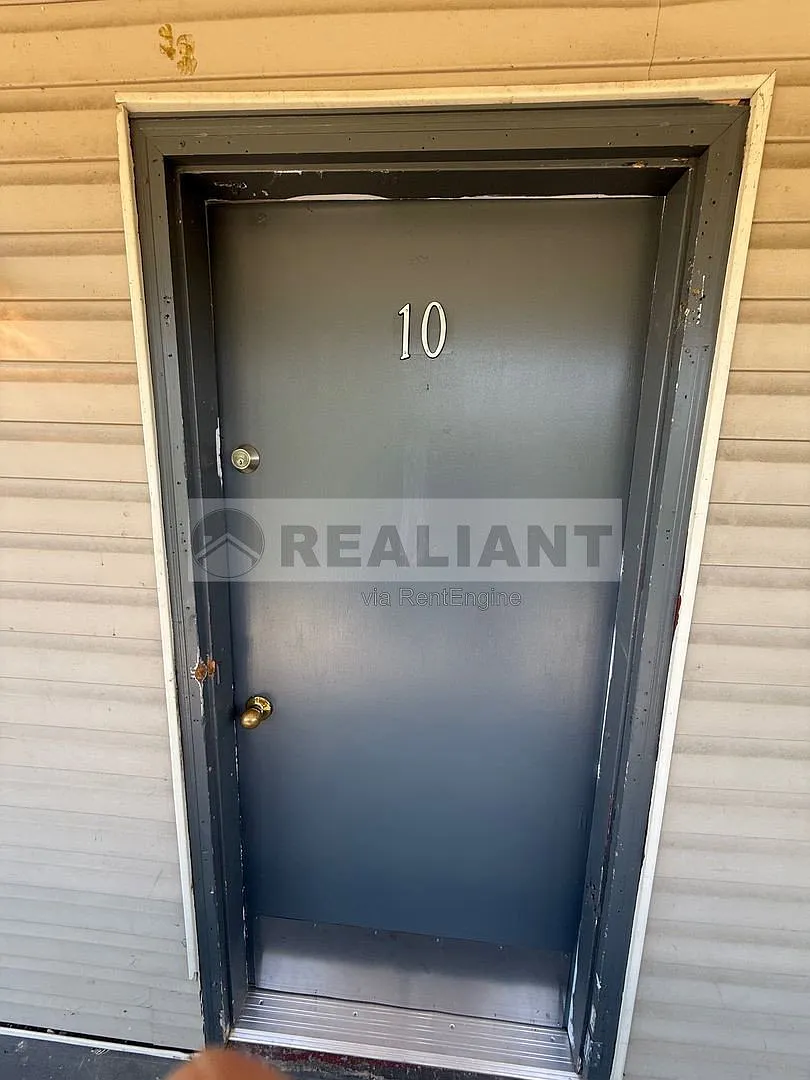 1 bed, 1.0 bath, 550 sqft, $850 — Photo 2