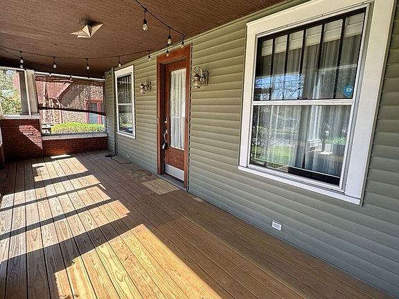 3rd image of 3211 Montview Dr