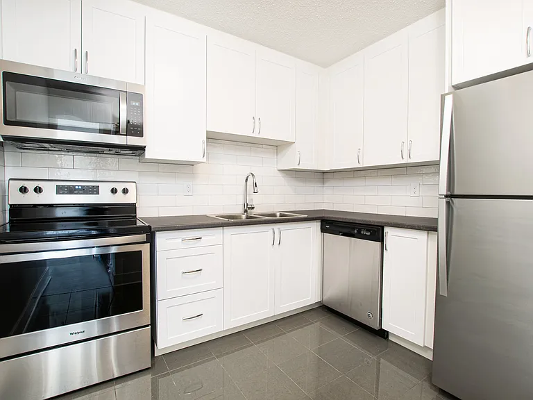 550 Langs Rd — Photo 4