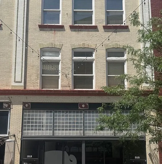 313 Park Central E #303 — Photo 1
