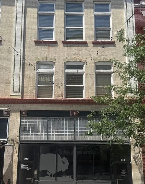 313 Park Central E #203