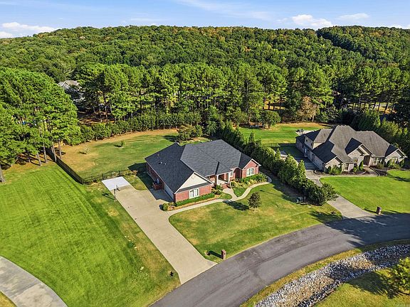 2nd image of 70 Maggie Ln