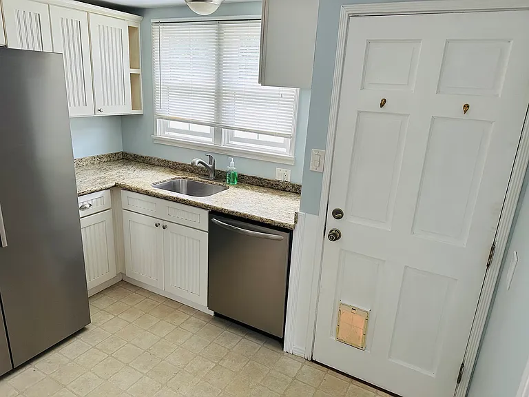 7361 W Manchester Ave — Photo 8